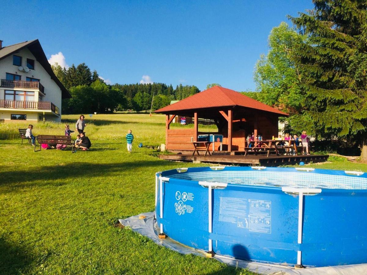 Restaurace A Penzion Maja Benecko Luaran gambar