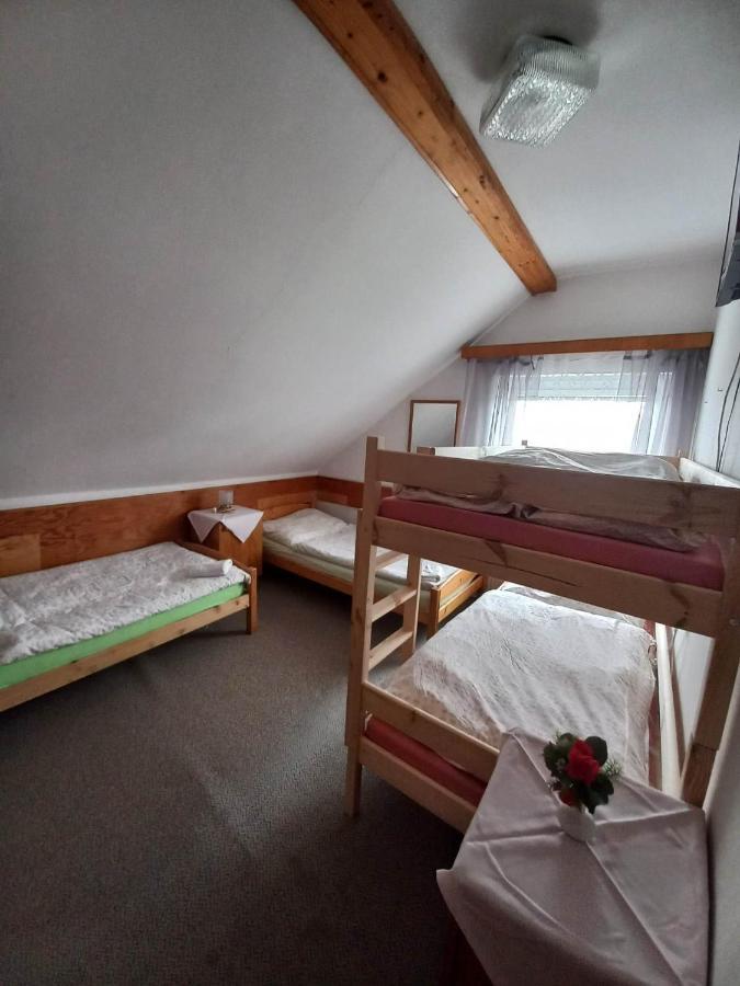 Restaurace A Penzion Maja Benecko Luaran gambar