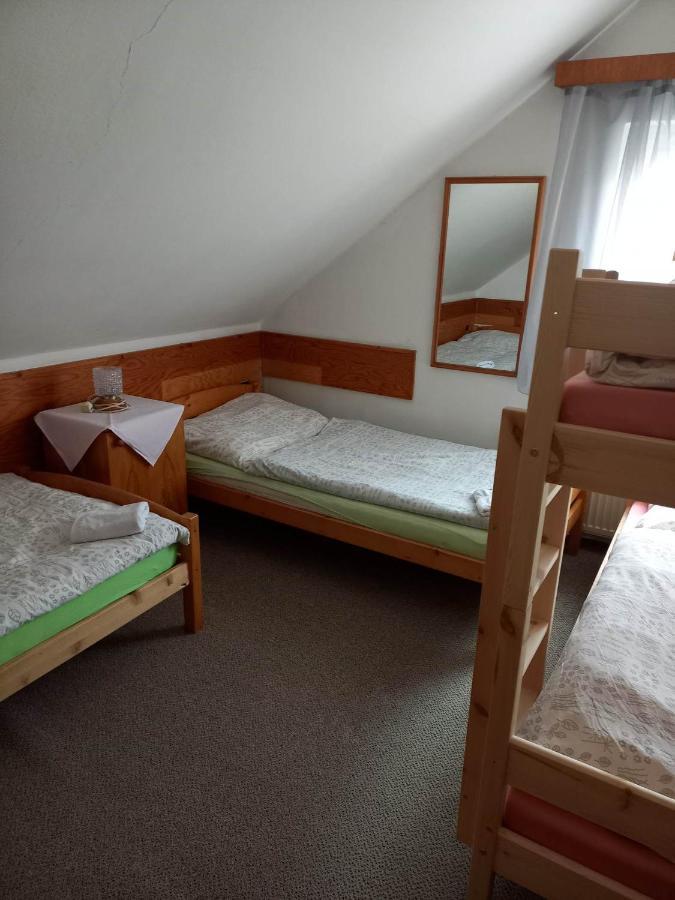 Restaurace A Penzion Maja Benecko Luaran gambar